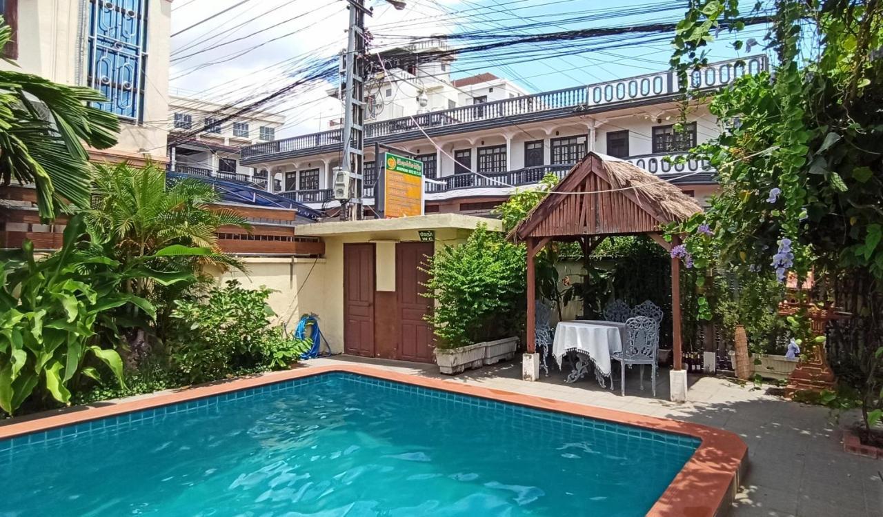 Villa Sisavad Guesthouse Вьентьян Экстерьер фото