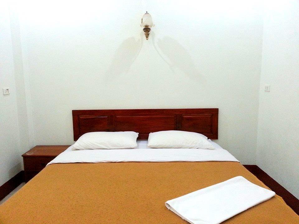 Villa Sisavad Guesthouse Вьентьян Экстерьер фото