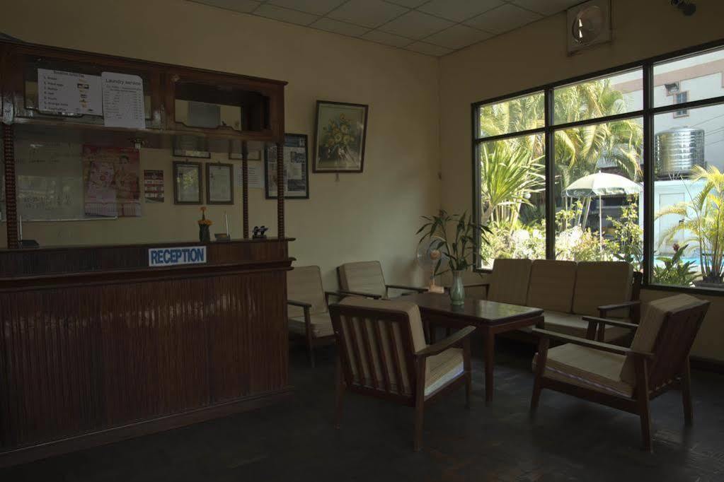 Villa Sisavad Guesthouse Вьентьян Экстерьер фото